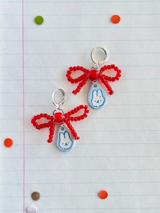 blue bunnies + red bows