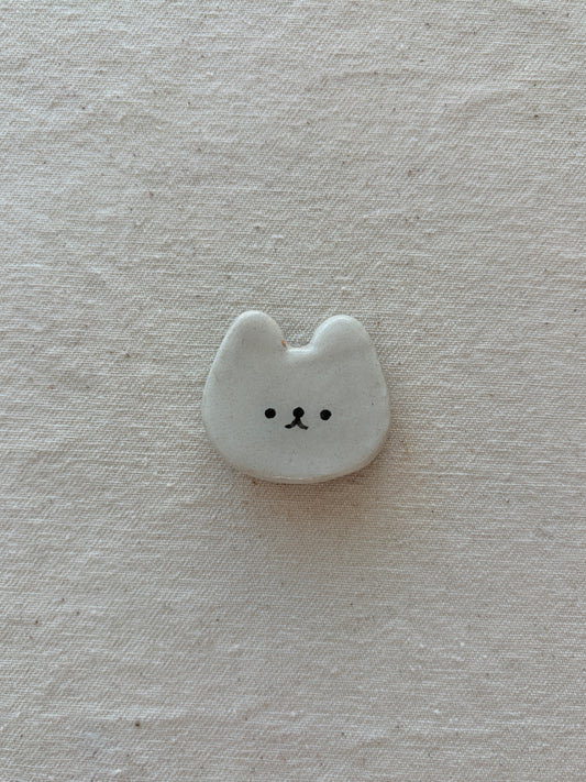 cat face magnet (old)