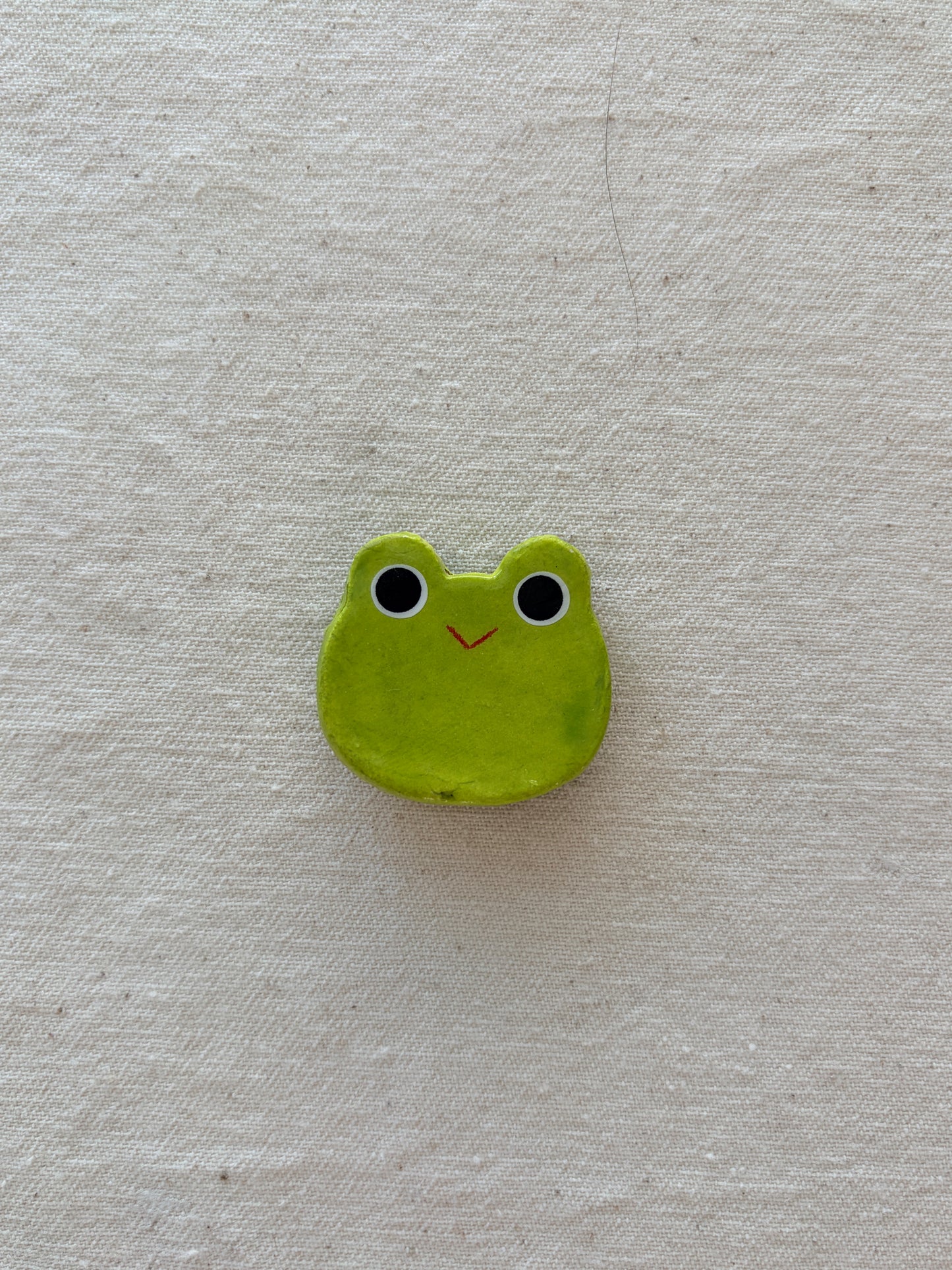 frog magnet (old)
