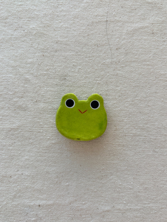 frog magnet (old)
